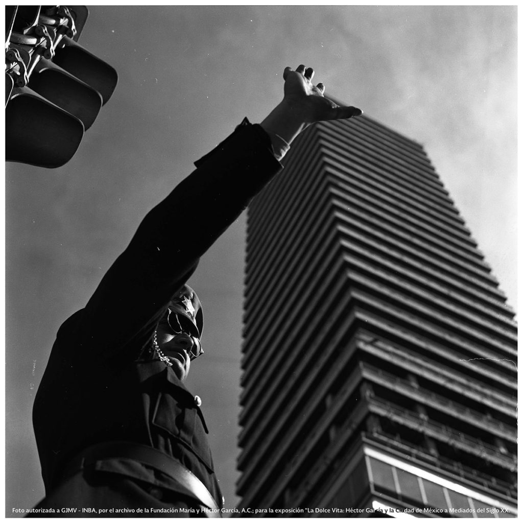 HÉCTOR GARCÍA EL FOTÓGRAFO QUE ESCRIBÍA CON LA LUZ