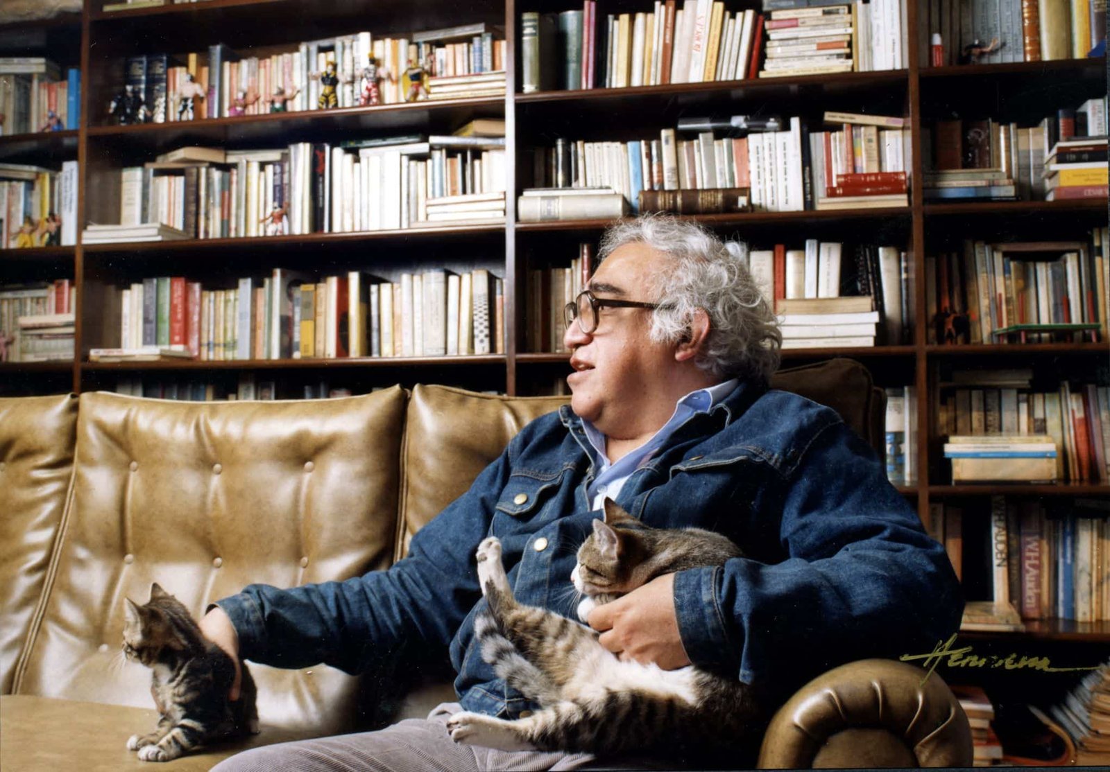 ARTISTAS, MÚSICOS Y ESCRITORES AMANTES DE LOS GATOS