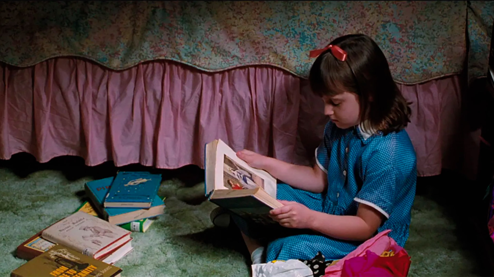 Девятиклассница набила себе тату. Что они сделали с девочкой. Нам придется расстаться. Девушки смеются на улице. Что они сделали с моей девочкой.