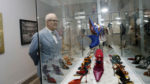 Manolo Blahnik, el famoso diseñador de calzado, celebra 50 años con un museo virtual