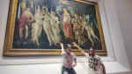 Activistas de Ultima Generazione pegan sus manos en cuadro de Botticelli