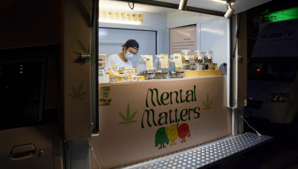 Mental Matters, uno de los tantos carritos de marihuana exprés que existen en Bangkok