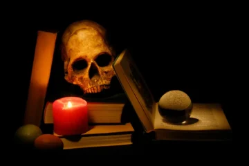 5 Autores de terror imperdibles para los amantes del miedo Autores-de-terror