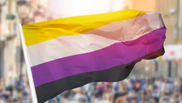 Derechos no binarios en CDMX: ¿Qué cambia con la nueva ley? Bandera-no-binaria-ley