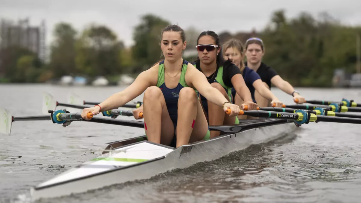 Remo académico: tradición y excelencia sobre el agua