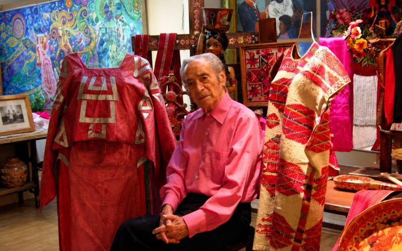 Ramón Valdiosera: cómo nació el rosa mexicano y una moda con identidad propia