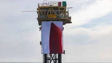 Anish Kapoor y Greenpeace: la impactante obra en el mar contra la crisis climática Anish-kapoor-mar-negro