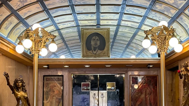 Los teatros embrujados en México: un recorrido por sus leyendas y misterios