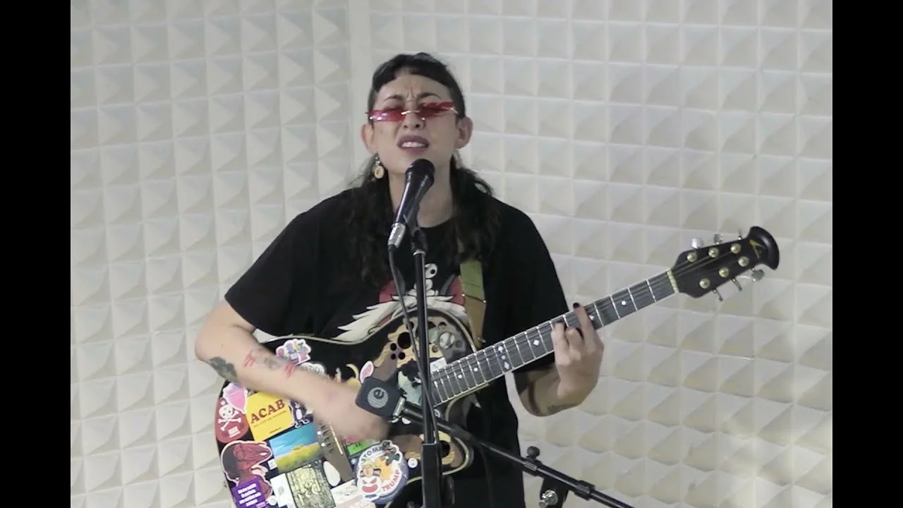 De Carla Rivarola a Carla Fantasma: escucha «vermú + soda»