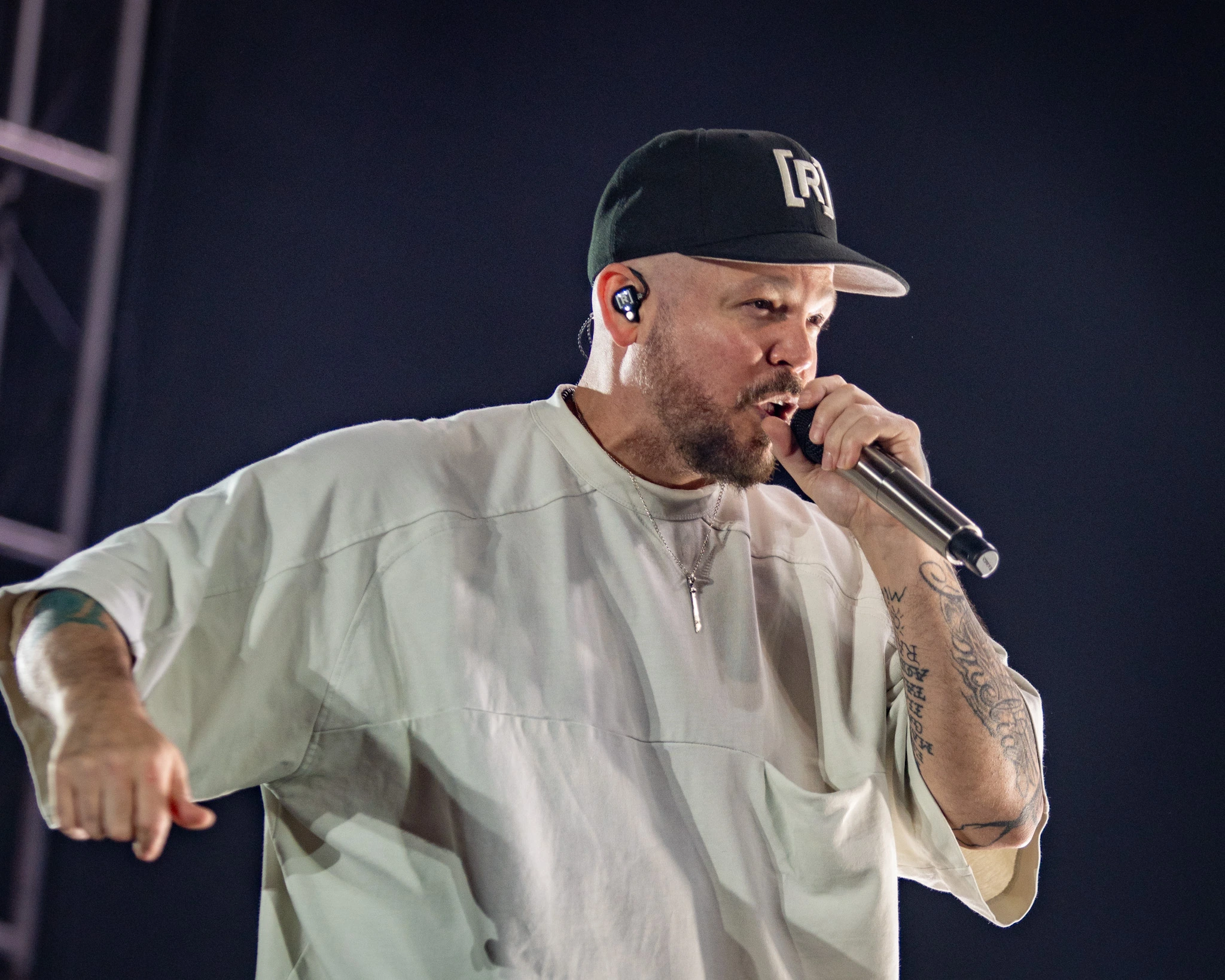 Residente en Tijuana desata furia del talento local por supuesta exclusión