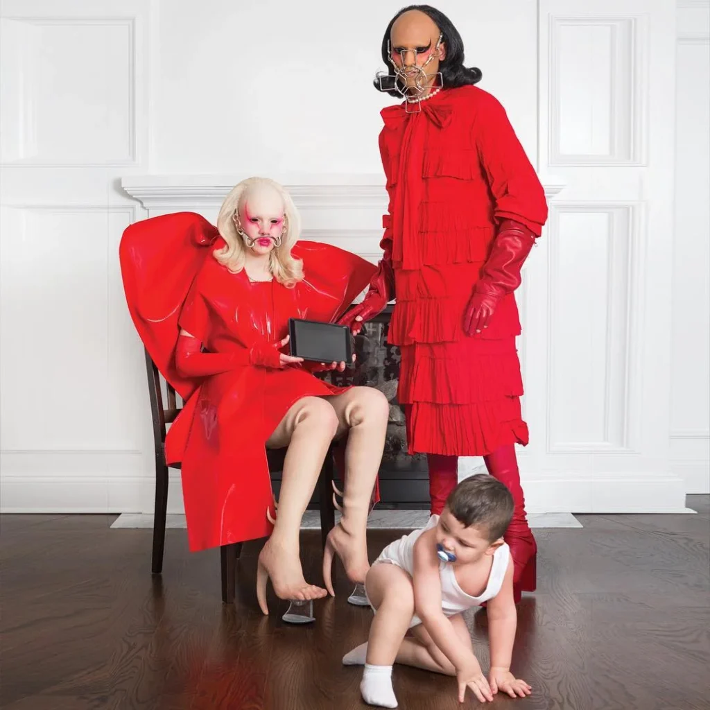 Hannah Rose Dalton y Steven Raj Bhaskaran 