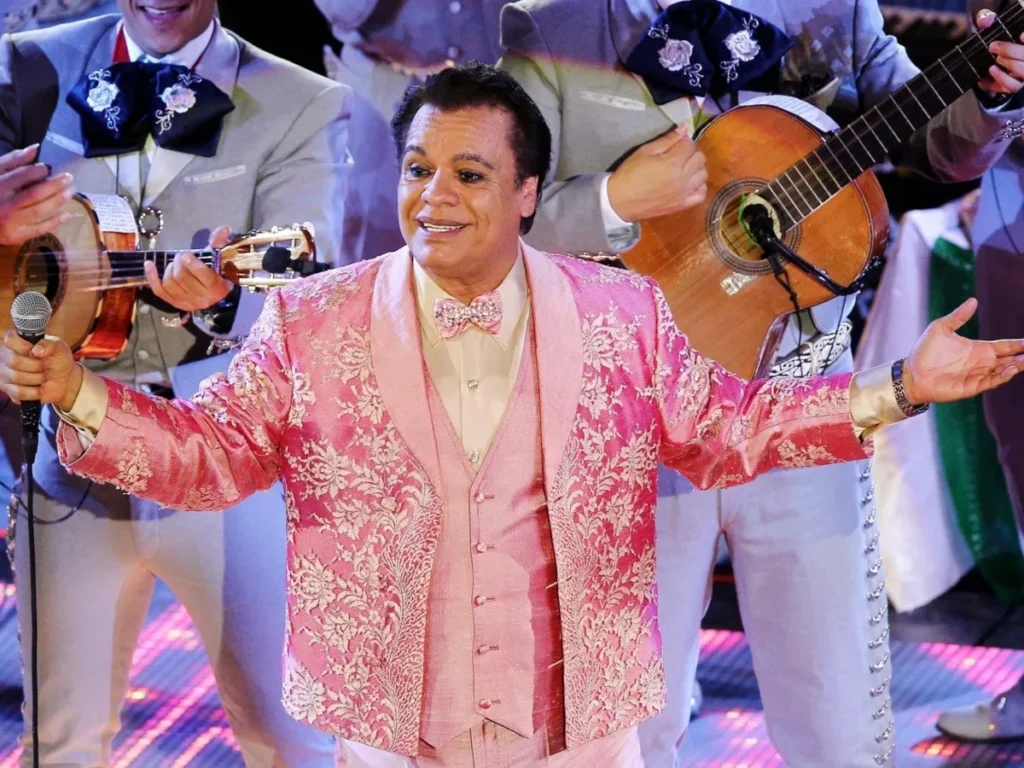 La reapropiación de Juan Gabriel como manifiesto contra el clean look