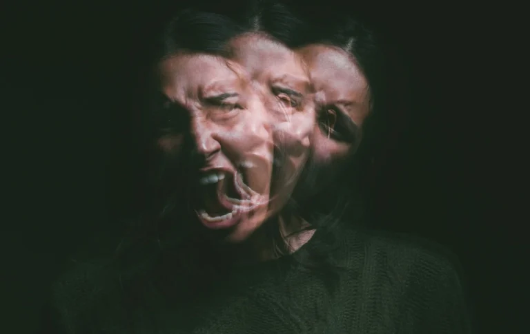 Escritoras de terror latinoamericanas: género y crítica desde el neo gótico