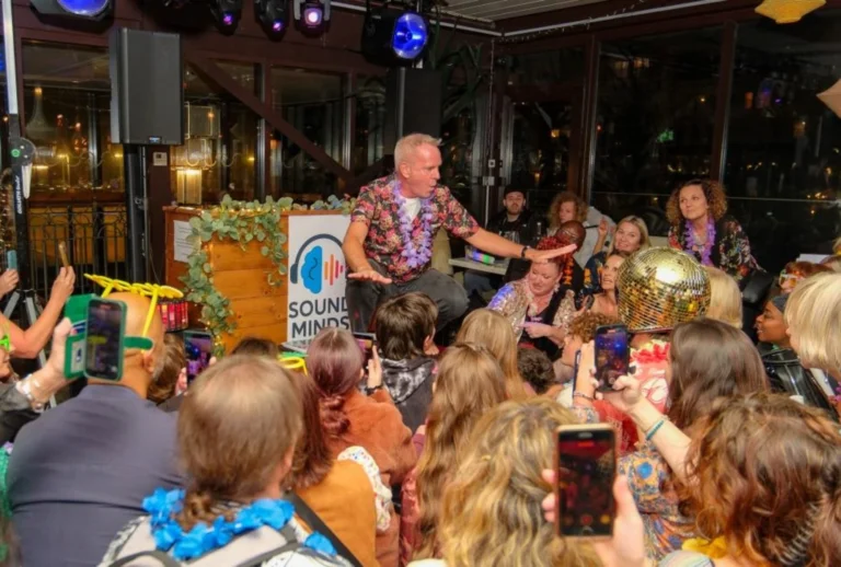 Fatboy Slim apuesta por la salud mental a través de sus enseñanzas