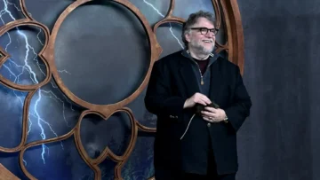 Tras oír una ejecución,  Guillermo Del Toro busca casa embrujada