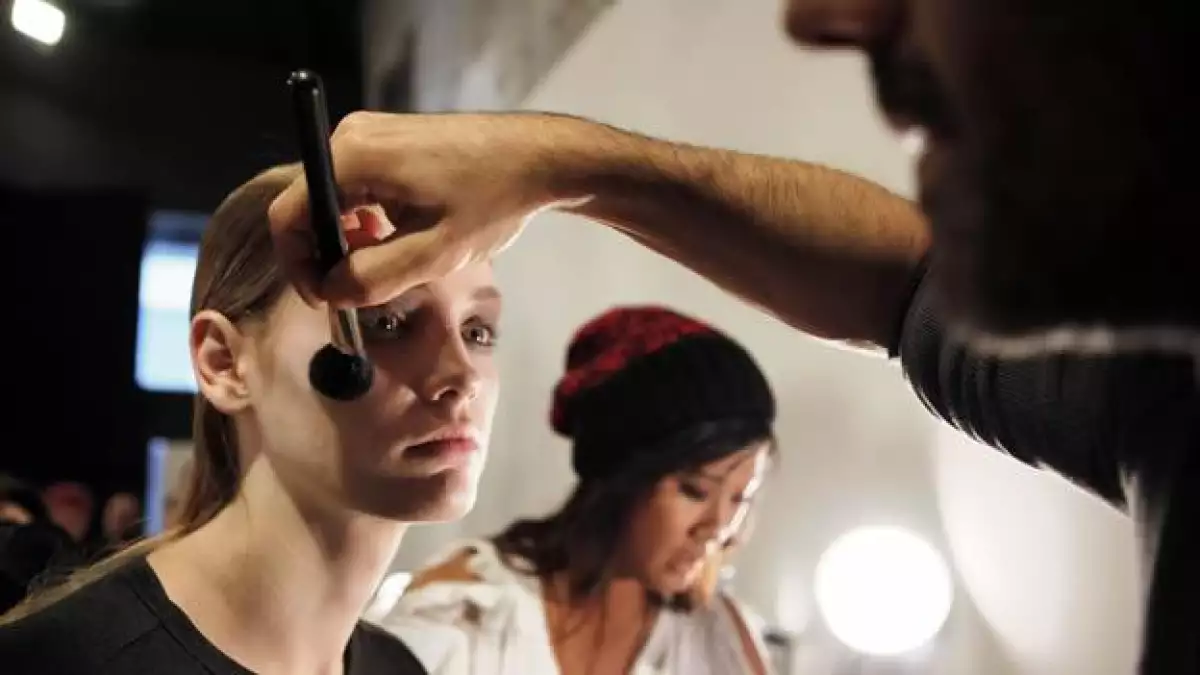 La colaboración de MAC y Rodarte que «se inspiró» en feminicidios