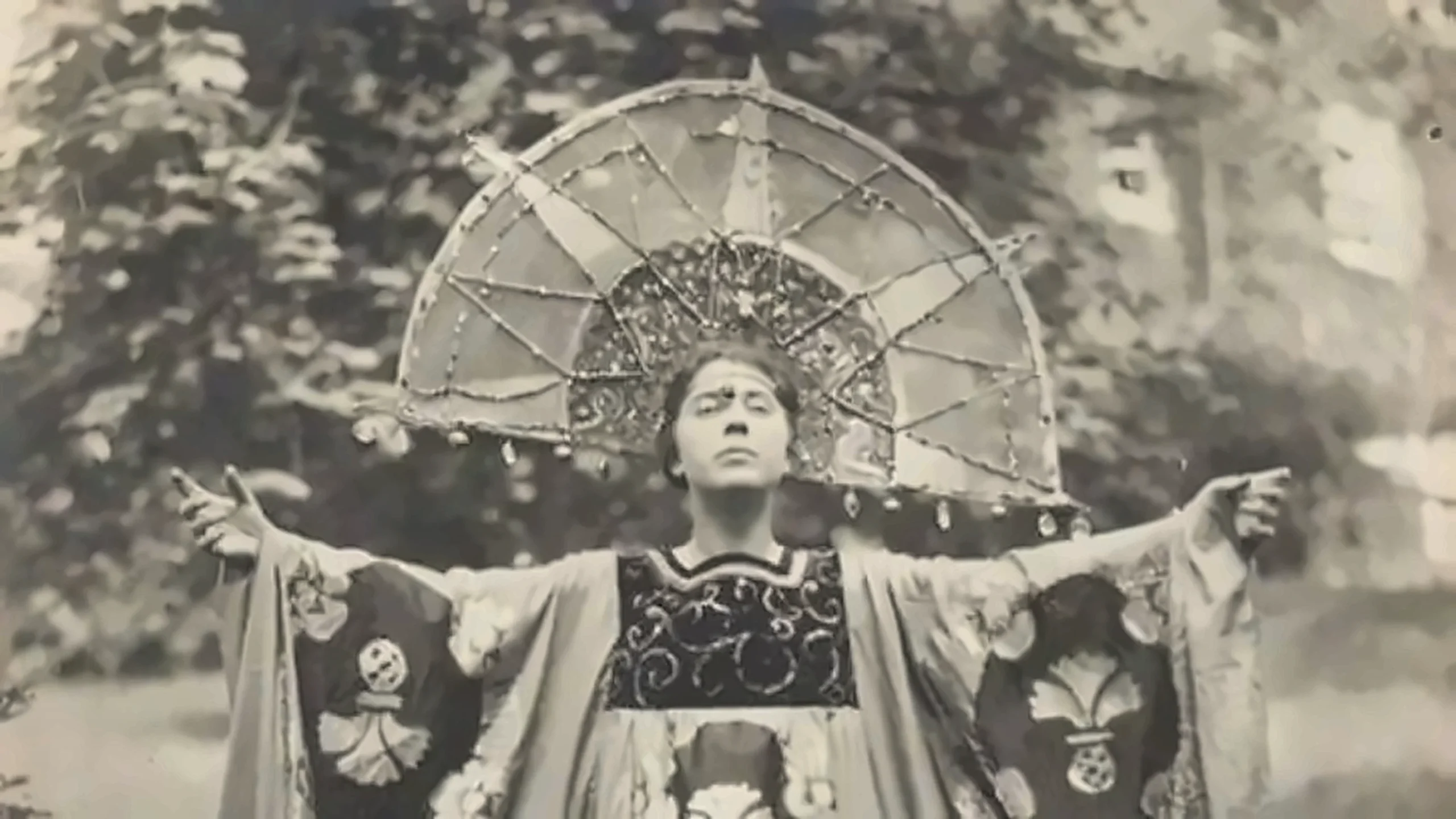 Dion Fortune: el esoterismo en contra de la Segunda Guerra Mundial