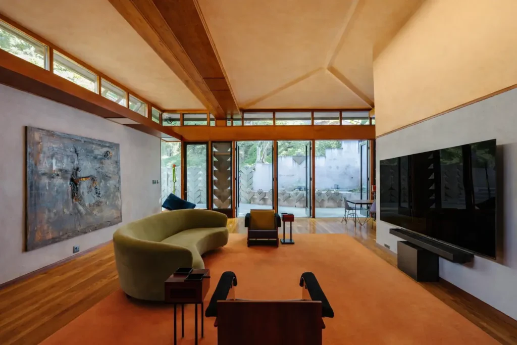 Arquitectura brutalista de la casa de David Lynch diseñada por Lloyd Wright
