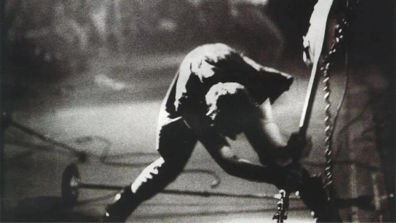 La fotógrafa Pennie Smith y su estética del desenfoque que definió al rock
