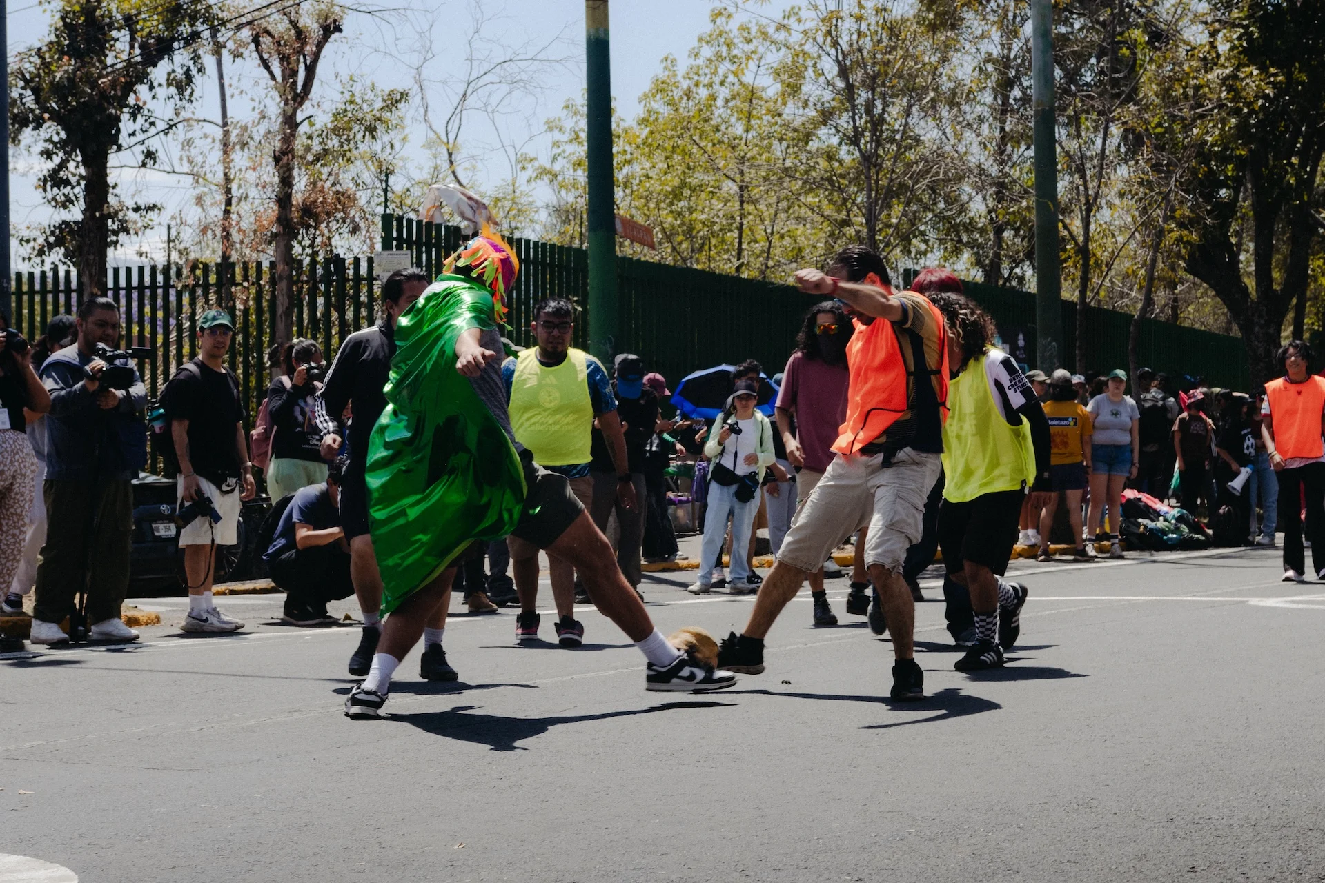 Retas AntiFIFA como protesta: El balón como barricada