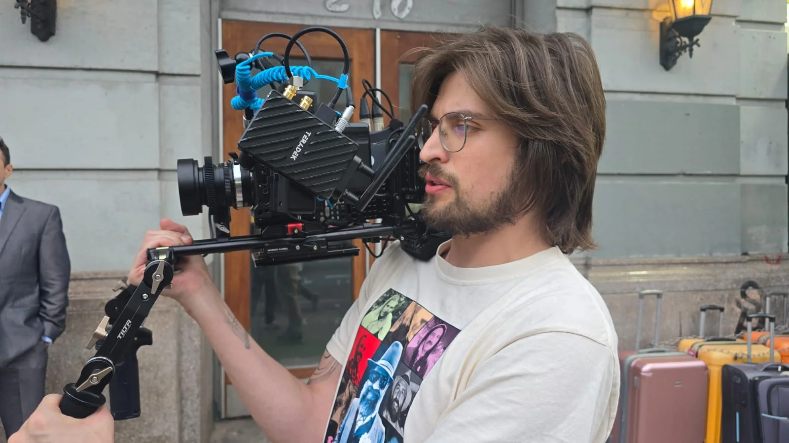 Filmar lo invisible: Por qué ‘Local’ de Pablo Robles es un retrato coral sobre la ausencia