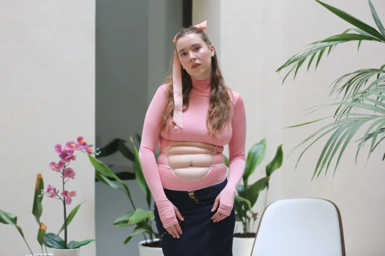 Michaela Stark: La ingeniería de la deformación como soberanía corporal