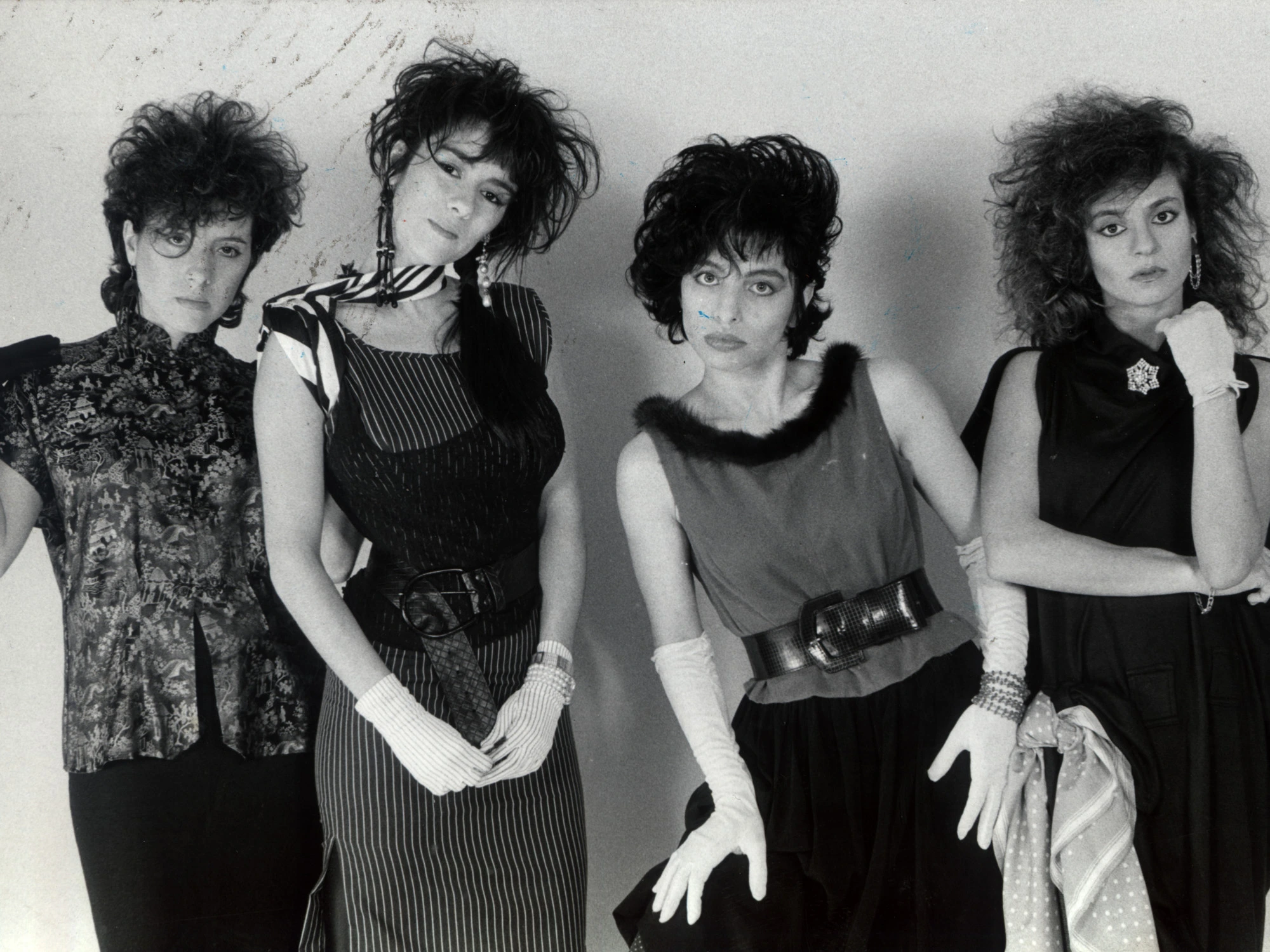 Bandas de mujeres en el rock latinoamericano: punk, metal y escenas underground