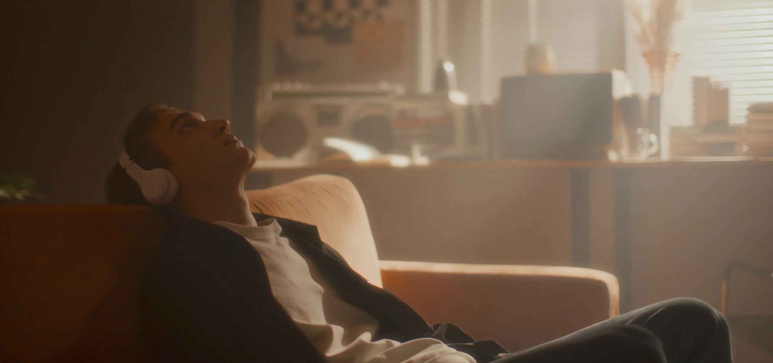 Six Music AI Websites Tested For Low-Distraction Creation