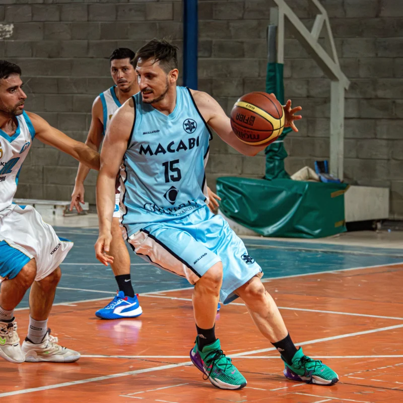 La revolución del Live Tracking: Cómo los datos en tiempo real han cambiado las decisiones en el banquillo de baloncesto