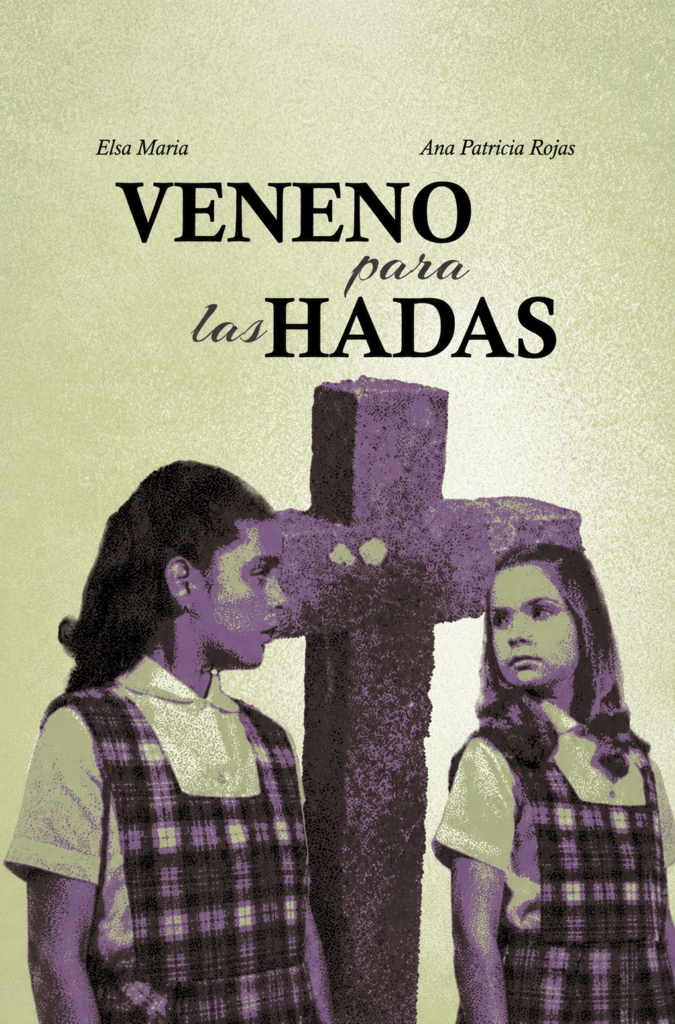 Fotograma promocional en tonos verdes de la película mexicana Veneno para las hadas con las actrices Elsa María Gutiérrez y Ana Patricia Rojo junto a una cruz de piedra, para la función musicalizada en vivo en Casa del Lago UNAM, México.